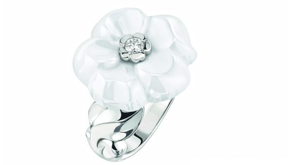 Example of a ceramic camellia ring 